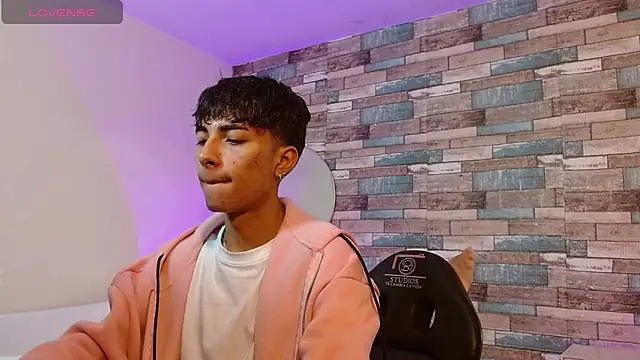 Snapshot of osamu_tay chatting on March 2, 2026, 11:50 am osamu tay online show from March 2, 2026, 11:50 am