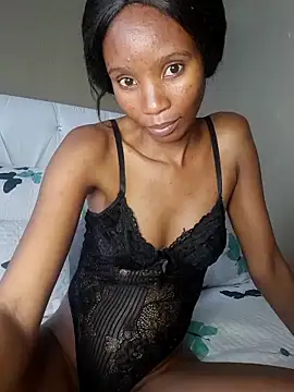 EbonyDivine online show from April 15, 2026, 1:26 pm