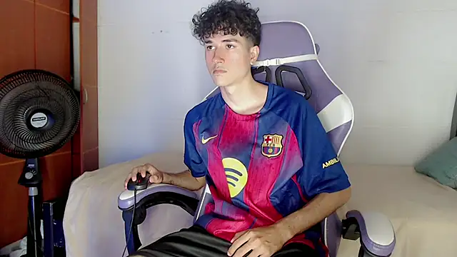 Snapshot of Johnny_cagee_ chatting on February 26, 2026, 11:49 pm Johnny cagee online show from February 26, 2026, 11:49 pm