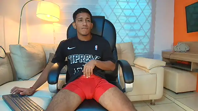 Snapshot of ricky_spensar23cm_ chatting on March 28, 2026, 3:29 am ricky spensar23cm online show from March 28, 2026, 3:29 am