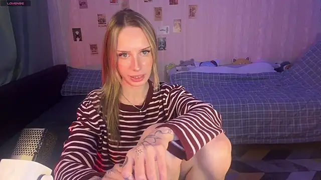 DellaCampbell online show from April 29, 2026, 6:14 pm