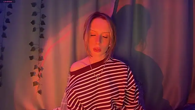 DellaCampbell online show from April 3, 2026, 3:40 pm