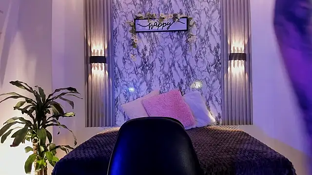 ChloeeMasonn online show from May 7, 2026, 11:02 am