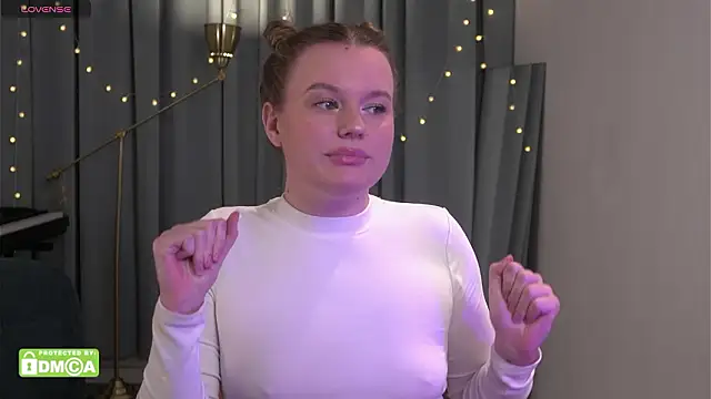 Snapshot of Agatha_Gris chatting on February 2, 2026, 11:04 pm Agatha Gris online show from February 2, 2026, 11:04 pm