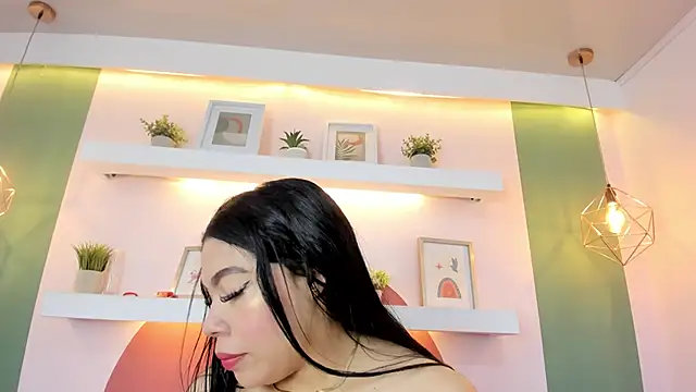 Sophia Salem online show from April 13, 2026, 11:58 am