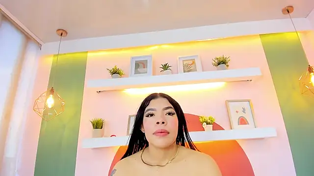 Sophia Salem online show from April 10, 2026, 12:01 pm