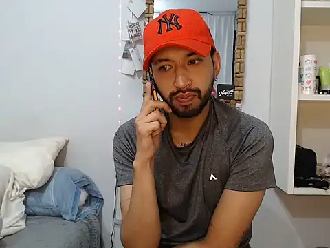 thomass1018 online show from May 30, 2026, 4:19 am