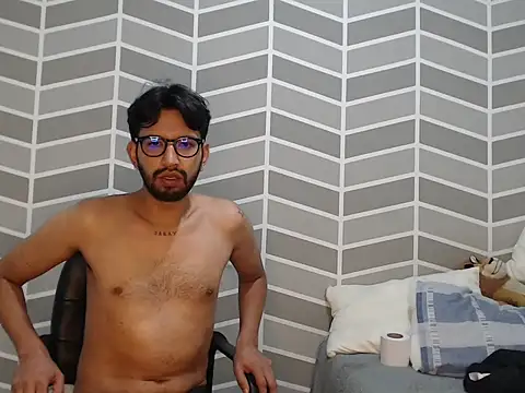 thomass1018 online show from April 11, 2026, 2:19 am