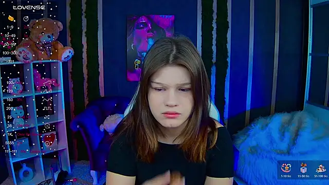 Snapshot of Lunatrend chatting on February 1, 2026, 6:33 am Lunatrend online show from February 1, 2026, 6:33 am