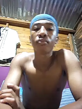 Snapshot of Peterveero12 chatting on February 12, 2026, 6:18 pm Peterveero12 online show from February 12, 2026, 6:18 pm