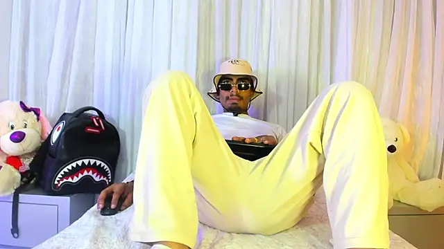 Snapshot of Rpoolrboy chatting on April 10, 2026, 4:19 am Rpoolrboy online show from April 10, 2026, 4:19 am