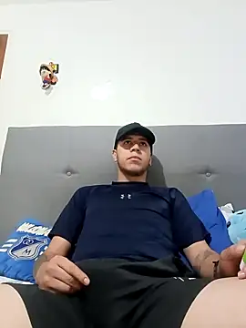 Snapshot of Andrew18ramirez chatting on February 3, 2026, 5:05 am Andrew18ramirez online show from February 3, 2026, 5:05 am