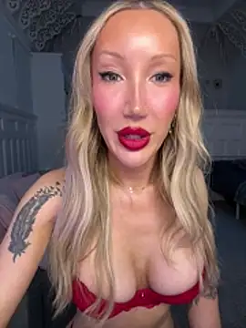 Allana29 online show from May 7, 2026, 8:12 pm