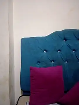 Snapshot of LaylaWinxxx chatting on February 2, 2026, 3:27 am LaylaWinxxx online show from February 2, 2026, 3:27 am