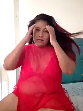 Snapshot of LaylaWinxxx chatting on February 5, 2026, 3:30 pm LaylaWinxxx online show from February 5, 2026, 3:30 pm