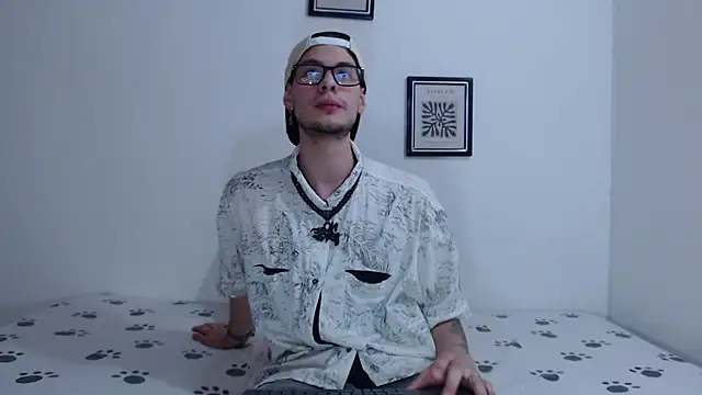 Snapshot of Vlad__night chatting on March 14, 2026, 3:34 am Vlad night online show from March 14, 2026, 3:34 am