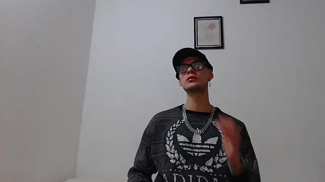 Snapshot of Vlad__night chatting on March 31, 2026, 3:41 am Vlad night online show from March 31, 2026, 3:41 am