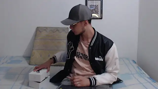 Snapshot of Vlad__night chatting on March 19, 2026, 3:39 am Vlad night online show from March 19, 2026, 3:39 am