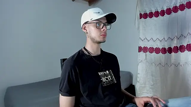 Snapshot of Vlad__night chatting on April 7, 2026, 3:41 am Vlad night online show from April 7, 2026, 3:41 am