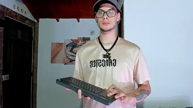 Snapshot of Vlad__night chatting on March 11, 2026, 3:33 am Vlad night online show from March 11, 2026, 3:33 am