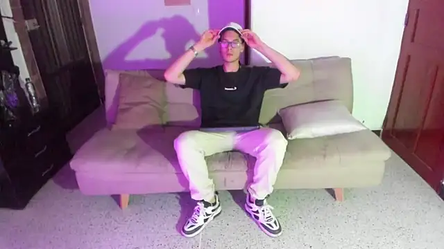 Snapshot of Vlad__night chatting on April 1, 2026, 3:41 am Vlad night online show from April 1, 2026, 3:41 am