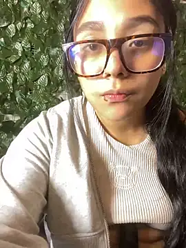 Snapshot of Violetta_pinkk1 chatting on April 1, 2026, 4:25 am Violetta pinkk1 online show from April 1, 2026, 4:25 am