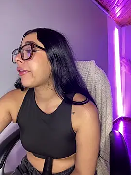 Snapshot of Violetta_pinkk1 chatting on April 11, 2026, 8:29 am Violetta pinkk1 online show from April 11, 2026, 8:29 am