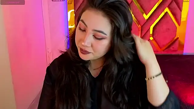 Snapshot of Luvienne chatting on May 30, 2026, 7:08 pm Luvienne online show from May 30, 2026, 7:08 pm