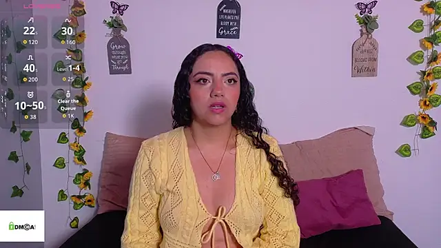 Snapshot of emiily_curly chatting on May 14, 2026, 11:51 am emiily curly online show from May 14, 2026, 11:51 am