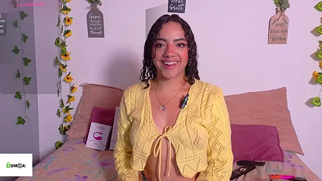 Snapshot of emiily_curly chatting on May 26, 2026, 10:57 am emiily curly online show from May 26, 2026, 10:57 am