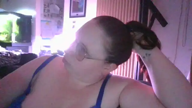 Sarahtjeuh  online show from May 8, 2026, 7:28 pm