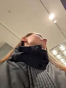 Snapshot of KishaMur chatting on April 10, 2026, 6:09 am KishaMur online show from April 10, 2026, 6:09 am