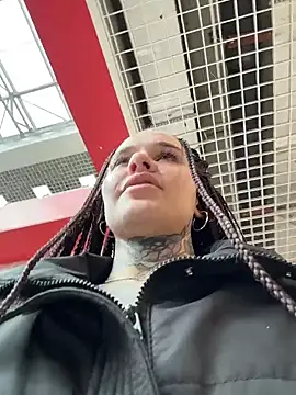 Snapshot of KishaMur chatting on April 14, 2026, 6:40 am KishaMur online show from April 14, 2026, 6:40 am