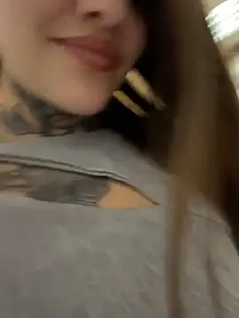 Snapshot of KishaMur chatting on March 22, 2026, 8:05 am KishaMur online show from March 22, 2026, 8:05 am