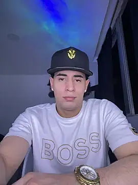 Snapshot of Maximuz1920 chatting on July 9, 2026, 4:57 am Maximuz1920 online show from July 9, 2026, 4:57 am