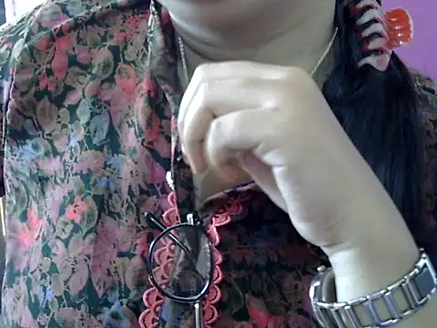 Cute Aliyaa online show from April 1, 2026, 9:43 am