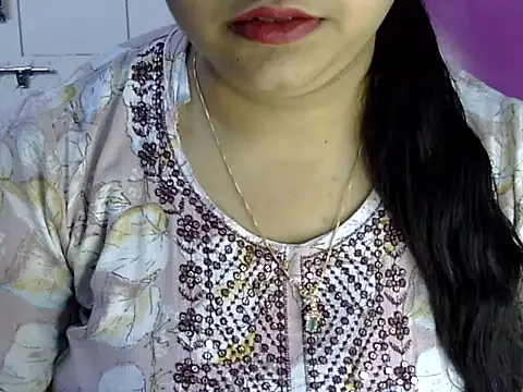 Snapshot of Cute_Aliyaa chatting on June 18, 2026, 1:27 pm Cute Aliyaa online show from June 18, 2026, 1:27 pm