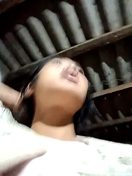 Snapshot of Hoa-tuylip chatting on March 11, 2026, 12:32 pm Hoa-tuylip online show from March 11, 2026, 12:32 pm