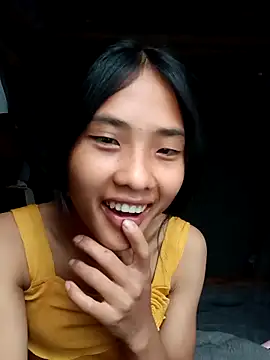 Snapshot of Hoa-tuylip chatting on May 10, 2026, 12:14 am Hoa-tuylip online show from May 10, 2026, 12:14 am