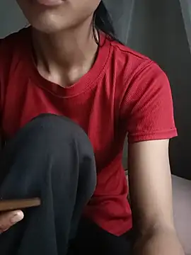 Snapshot of Hoa-tuylip chatting on August 2, 2026, 12:20 am Hoa-tuylip online show from August 2, 2026, 12:20 am