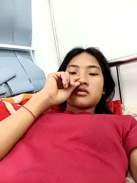 Snapshot of Hoa-tuylip chatting on April 5, 2026, 12:17 am Hoa-tuylip online show from April 5, 2026, 12:17 am