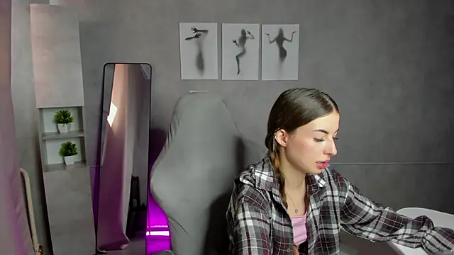 Kelly Salazar online show from April 11, 2026, 8:40 am