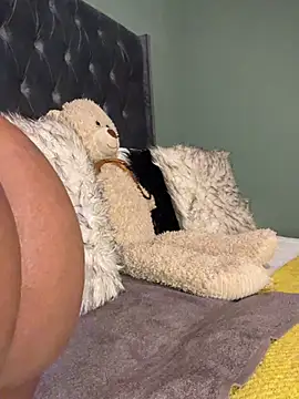 Snapshot of Hot_Mess18 chatting on February 6, 2026, 7:54 pm Hot Mess18 online show from February 6, 2026, 7:54 pm