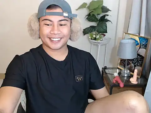 Snapshot of beraldick chatting on February 13, 2026, 11:49 pm beraldick online show from February 13, 2026, 11:49 pm