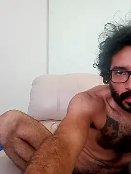 Snapshot of Batou1683 chatting on July 4, 2026, 12:32 pm Batou1683 online show from July 4, 2026, 12:32 pm