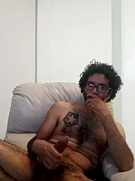 Snapshot of Batou1683 chatting on June 12, 2026, 5:43 pm Batou1683 online show from June 12, 2026, 5:43 pm