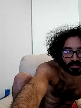 Snapshot of Batou1683 chatting on February 14, 2026, 2:06 pm Batou1683 online show from February 14, 2026, 2:06 pm