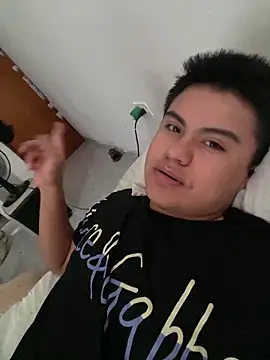 andresmahecha777 online show from March 24, 2026, 9:48 pm