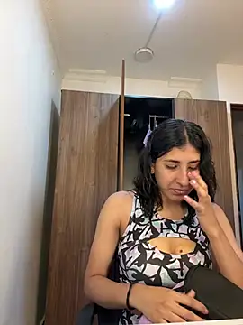 Snapshot of Violet_rousse7 chatting on March 6, 2026, 12:05 am Violet rousse7 online show from March 6, 2026, 12:05 am