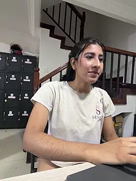 Snapshot of Violet_rousse7 chatting on April 9, 2026, 6:19 am Violet rousse7 online show from April 9, 2026, 6:19 am